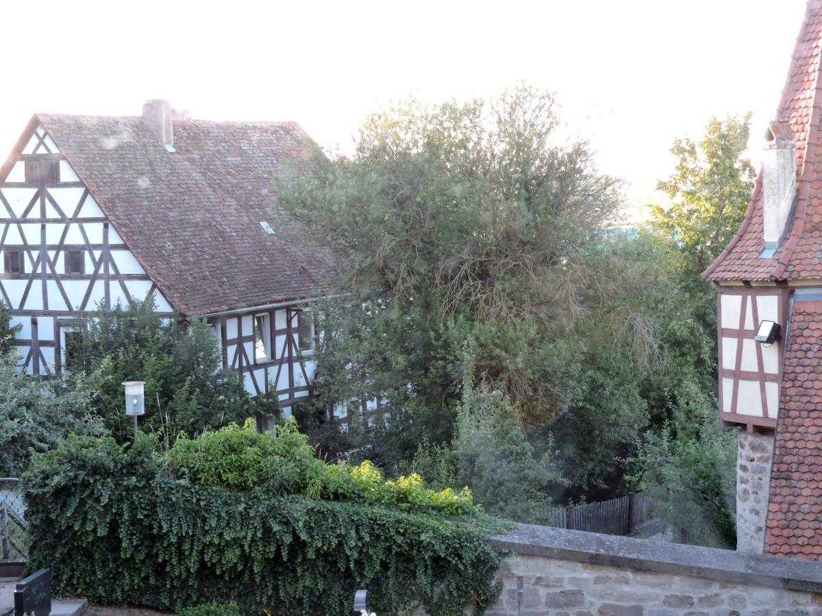 Turmstueble Im Torhaus Von 1545 Apartment Burgbernheim Exterior foto